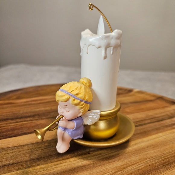 2020 Hallmark Angelic Candlelight Ornament w Light & Motion, Power Cord Required - Picture 2 of 7